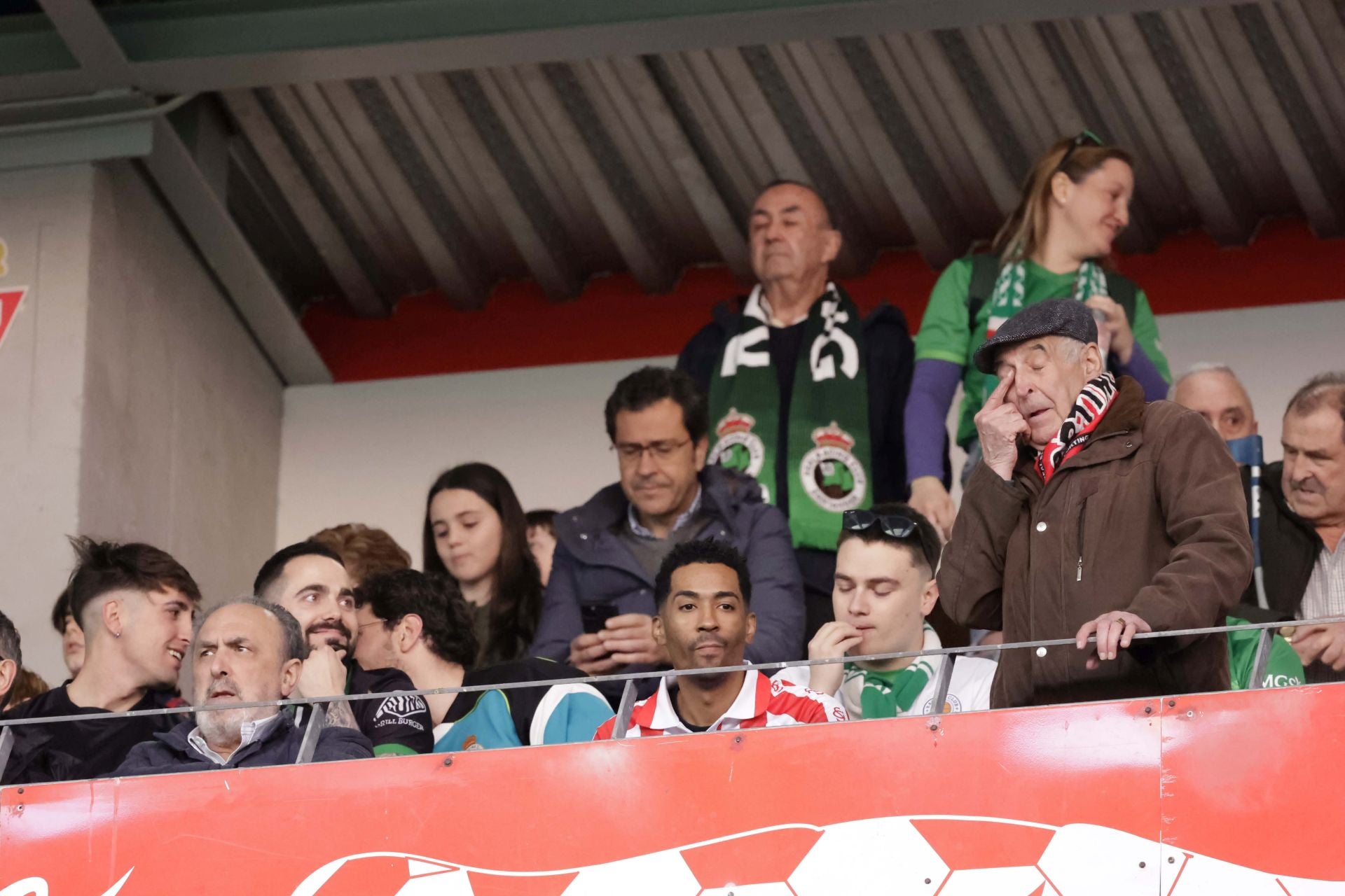 Fotos: ¿Estuviste en el Sporting-Racing en El Molinón? ¡Búscate!