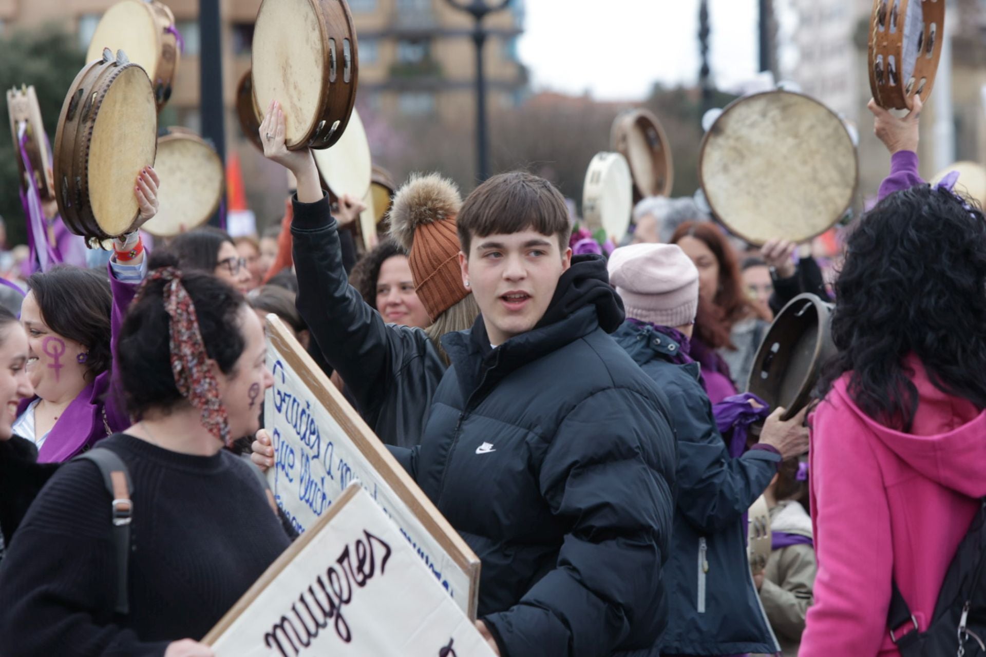Asturias «respira lucha»: las fotos de la manifestación del 8M en Gijón