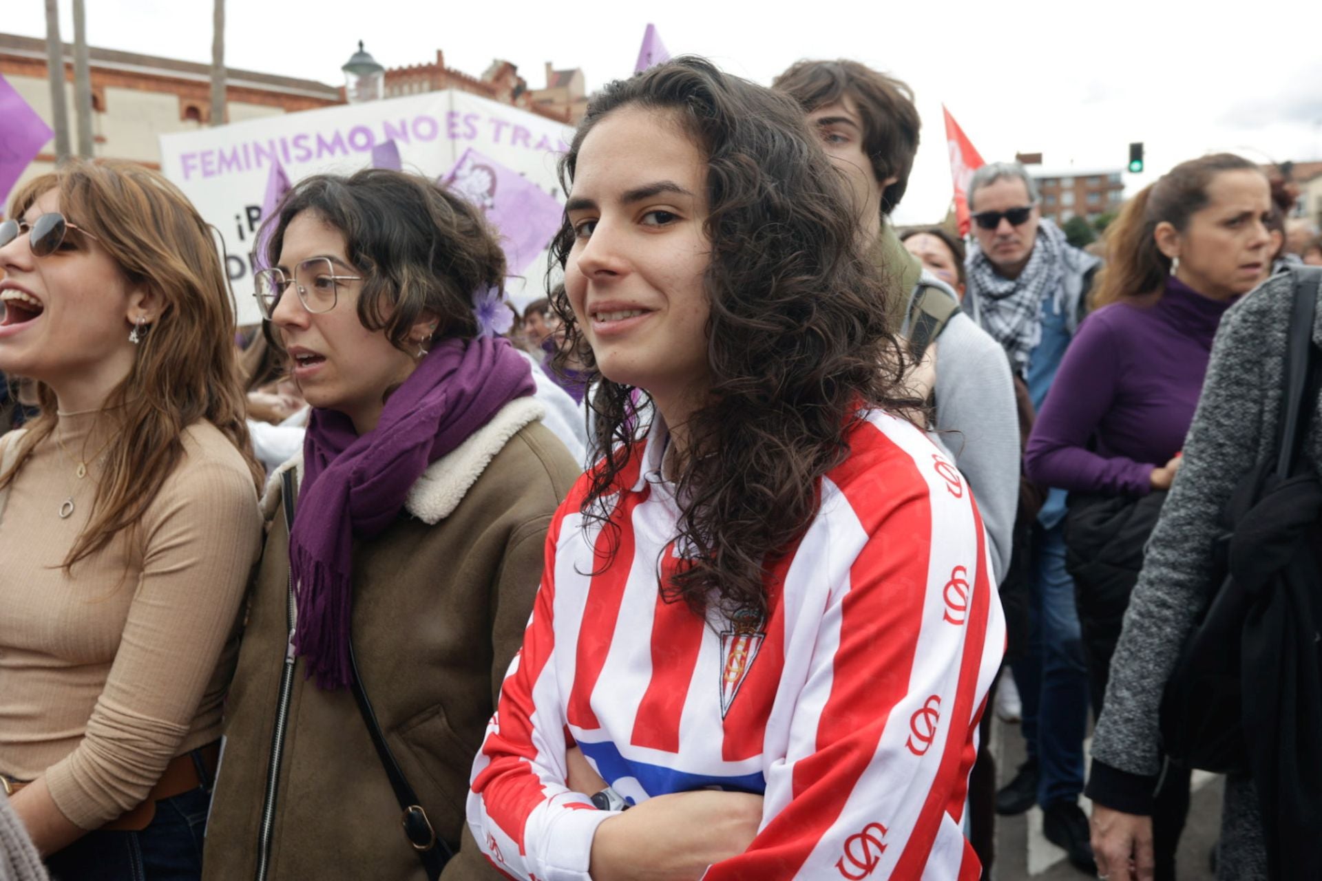 Asturias «respira lucha»: las fotos de la manifestación del 8M en Gijón