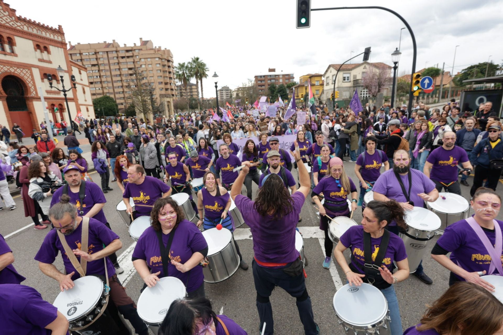 Asturias «respira lucha»: las fotos de la manifestación del 8M en Gijón
