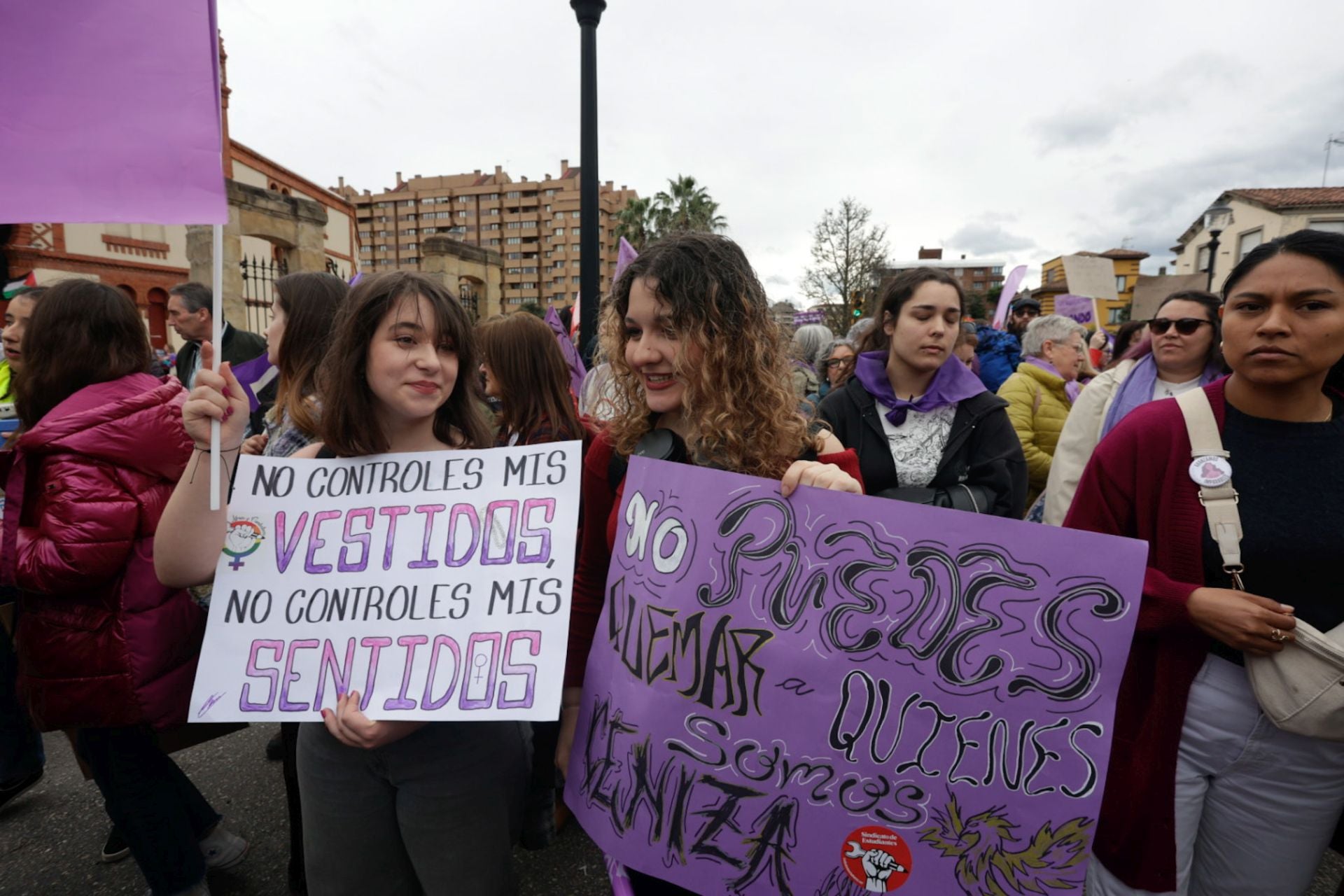 Asturias «respira lucha»: las fotos de la manifestación del 8M en Gijón