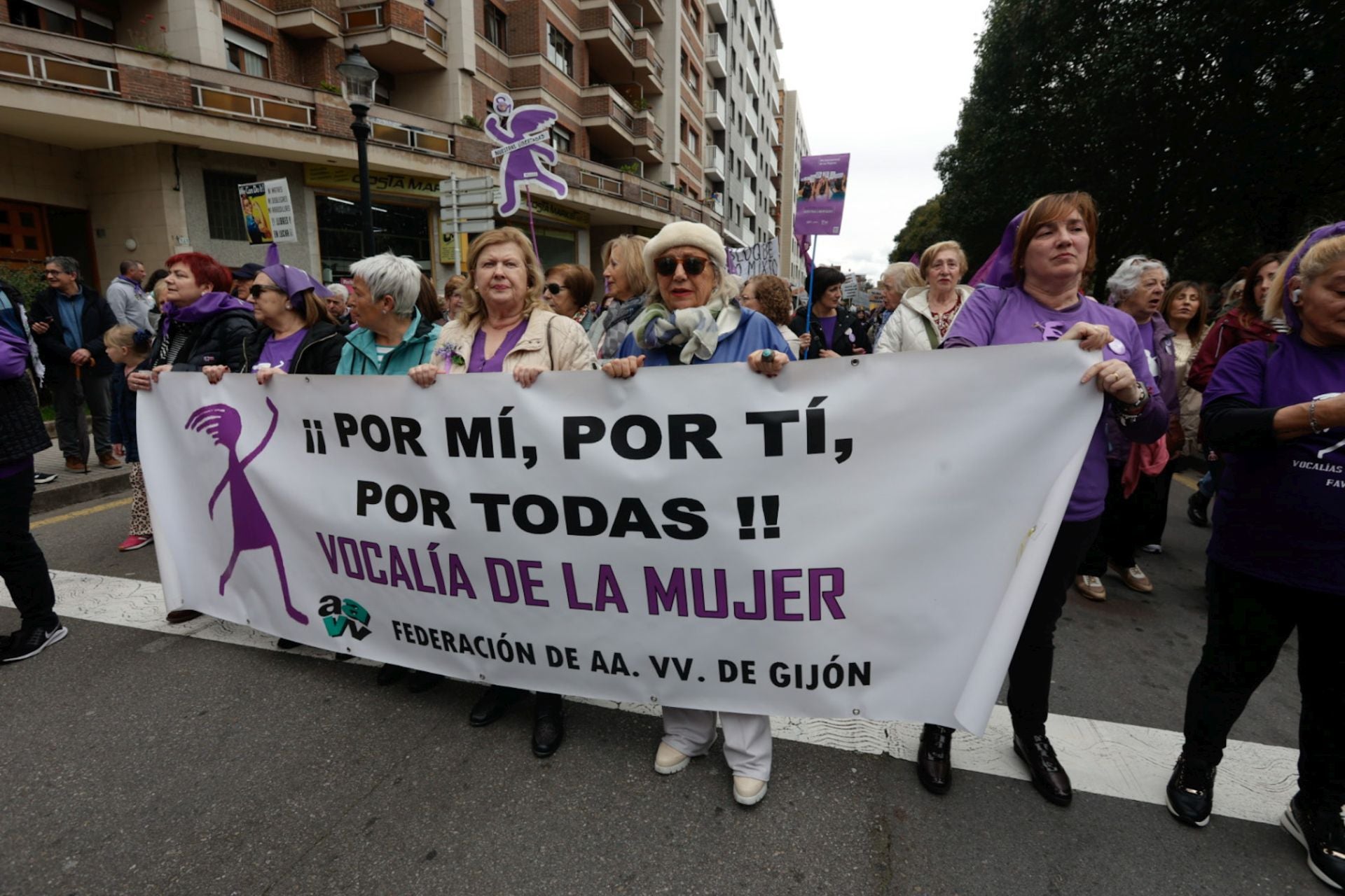 Asturias «respira lucha»: las fotos de la manifestación del 8M en Gijón