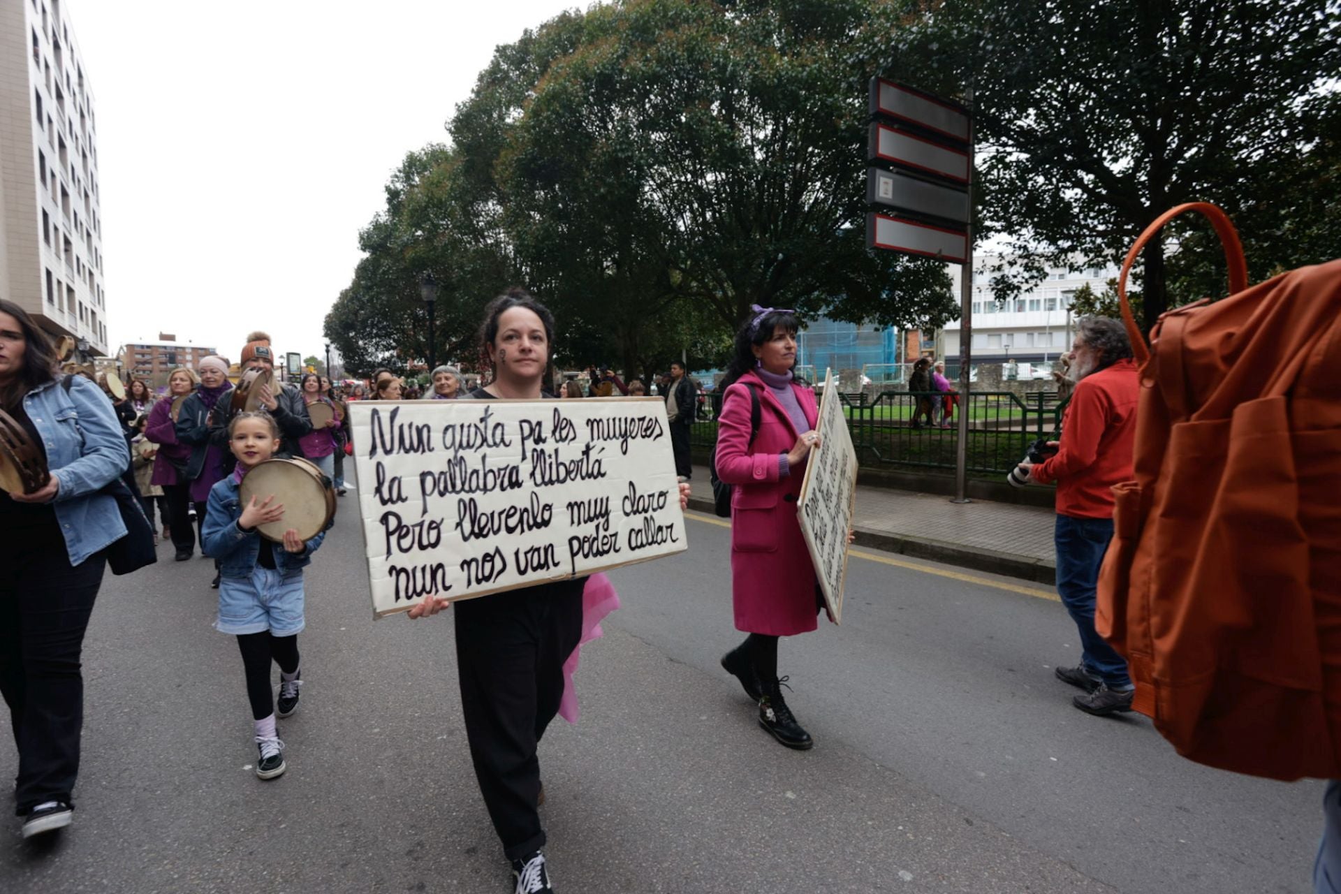 Asturias «respira lucha»: las fotos de la manifestación del 8M en Gijón
