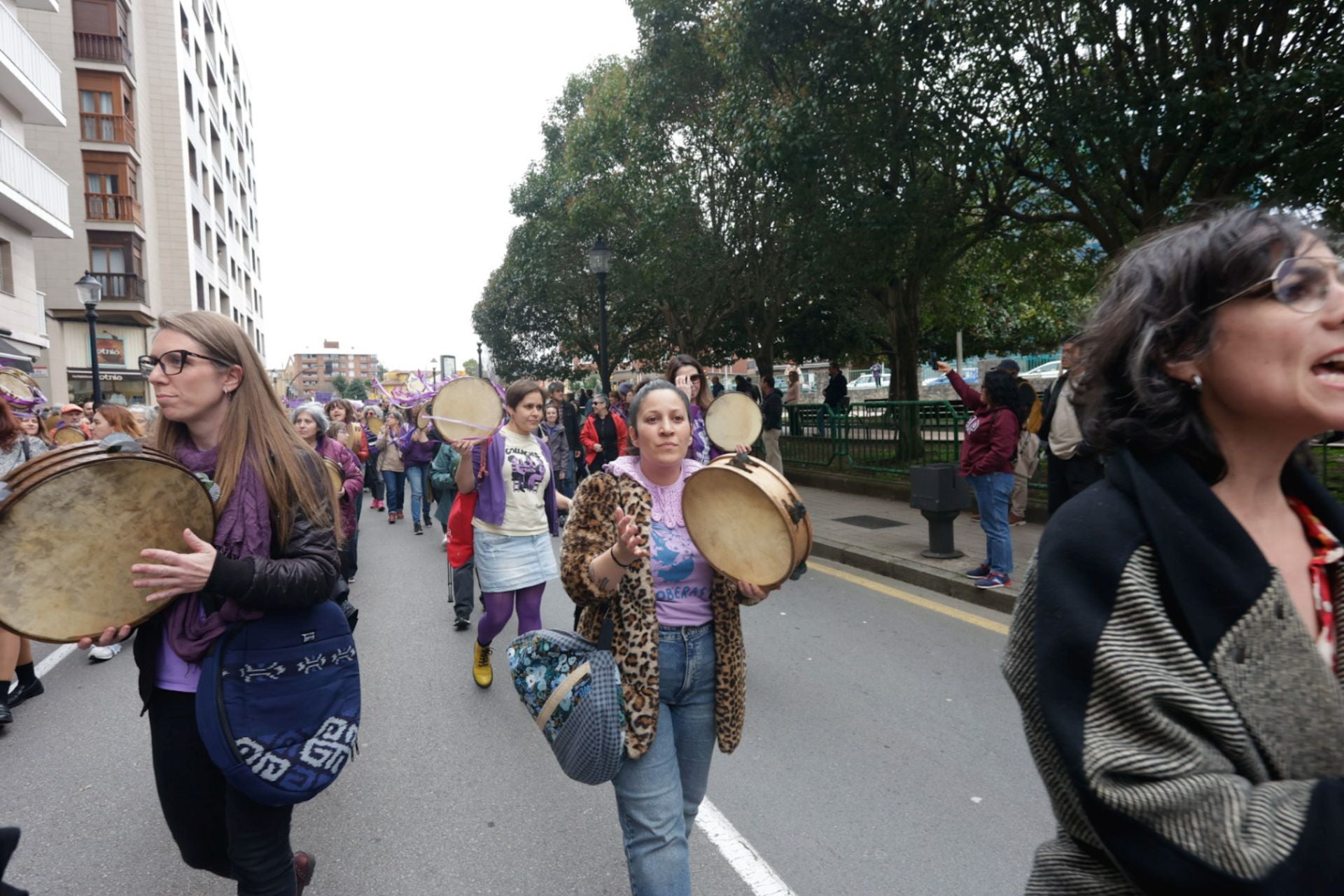 Asturias «respira lucha»: las fotos de la manifestación del 8M en Gijón