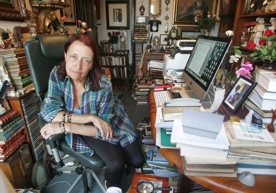 La escritora Carmen Gómez Ojea.