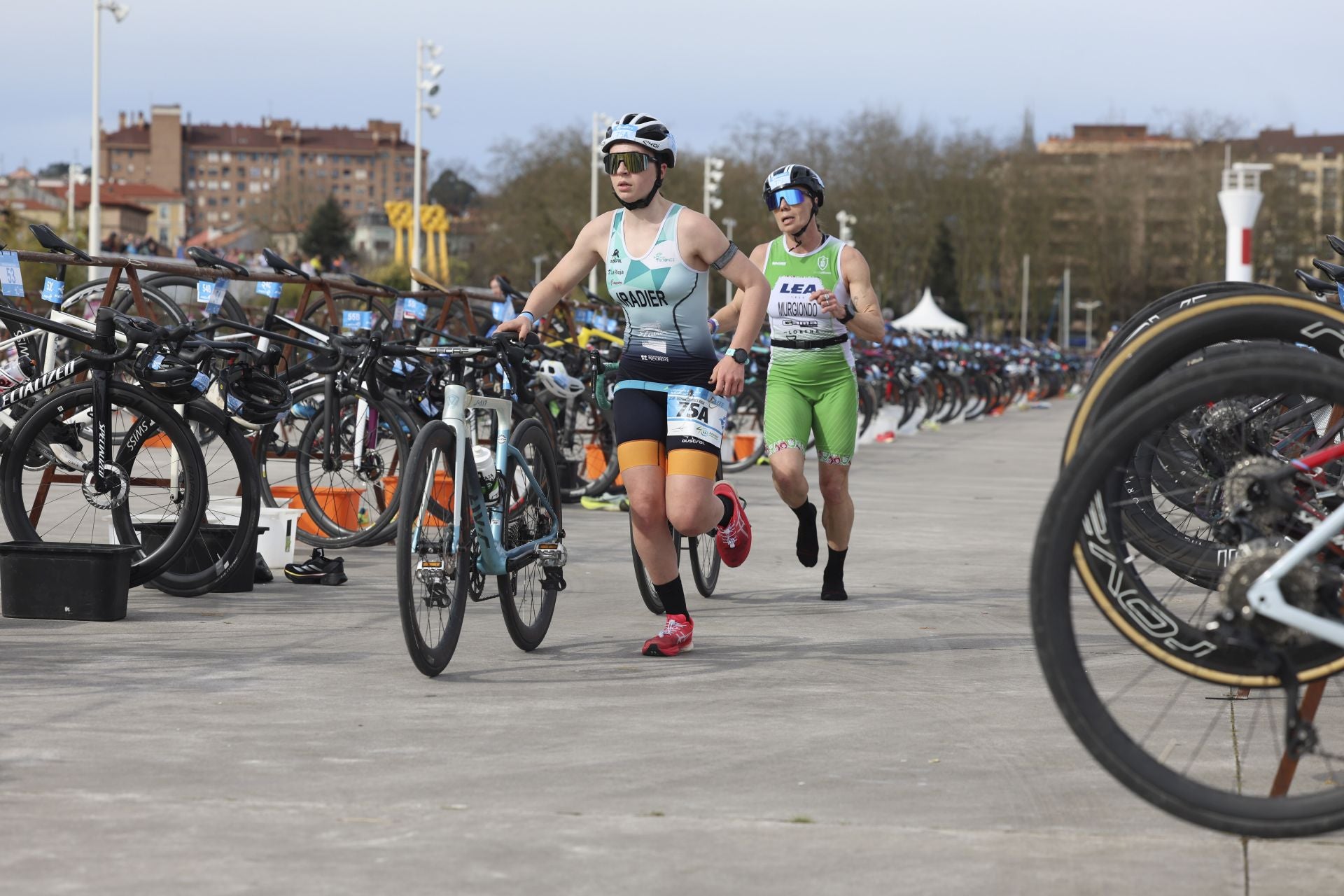 Avilés vibra con el Duatlón: las mejores fotos