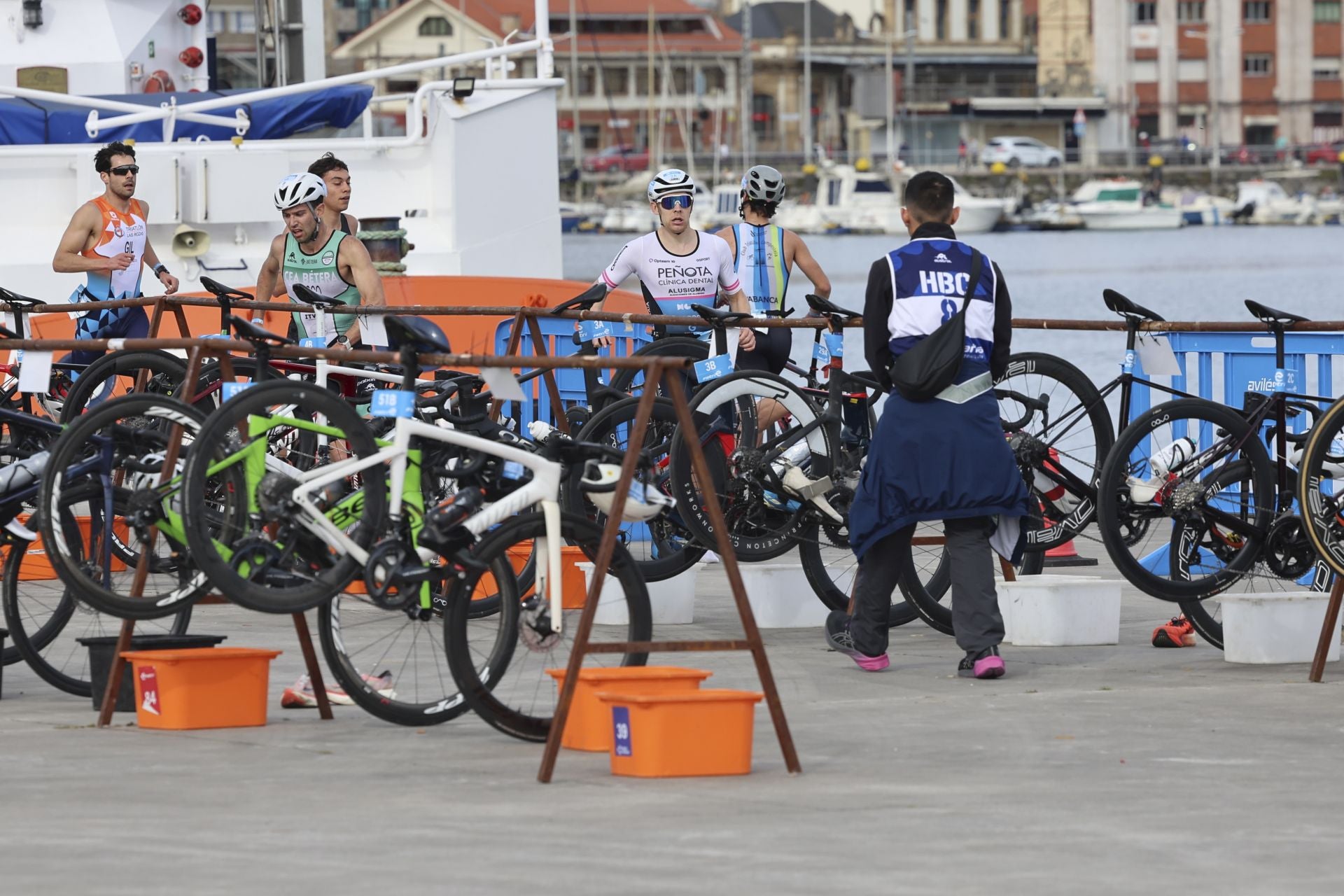 Avilés vibra con el Duatlón: las mejores fotos