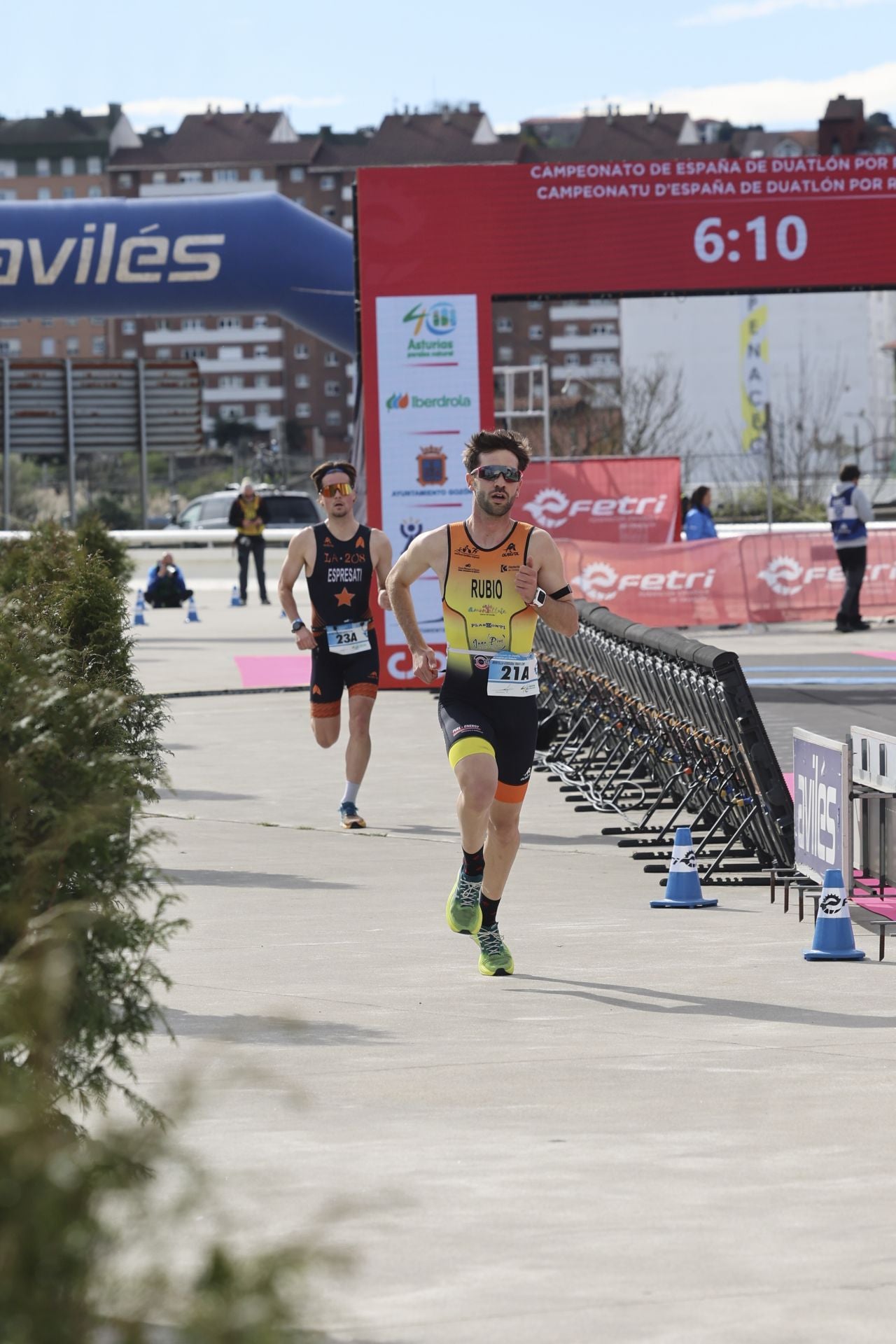 Avilés se llena de duatletas: las fotos de la competición