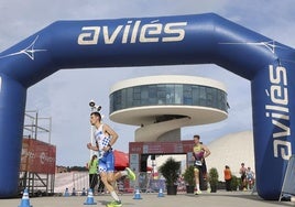 Avilés se llena de duatletas: las fotos de la competición