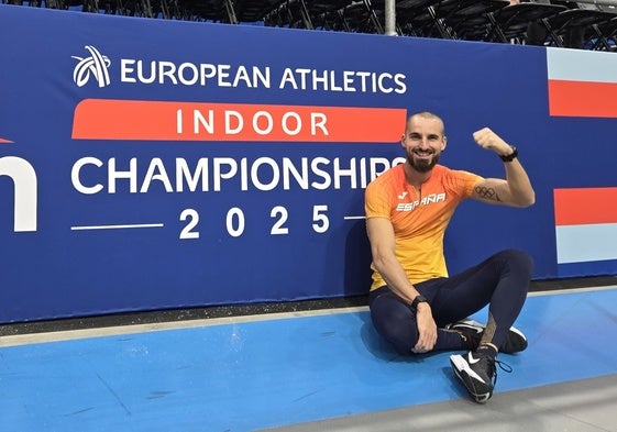 Iñaki Cañal, sobre el mismo tartán del Omnisport Arena, durante el Campeonato de Europa indoor.
