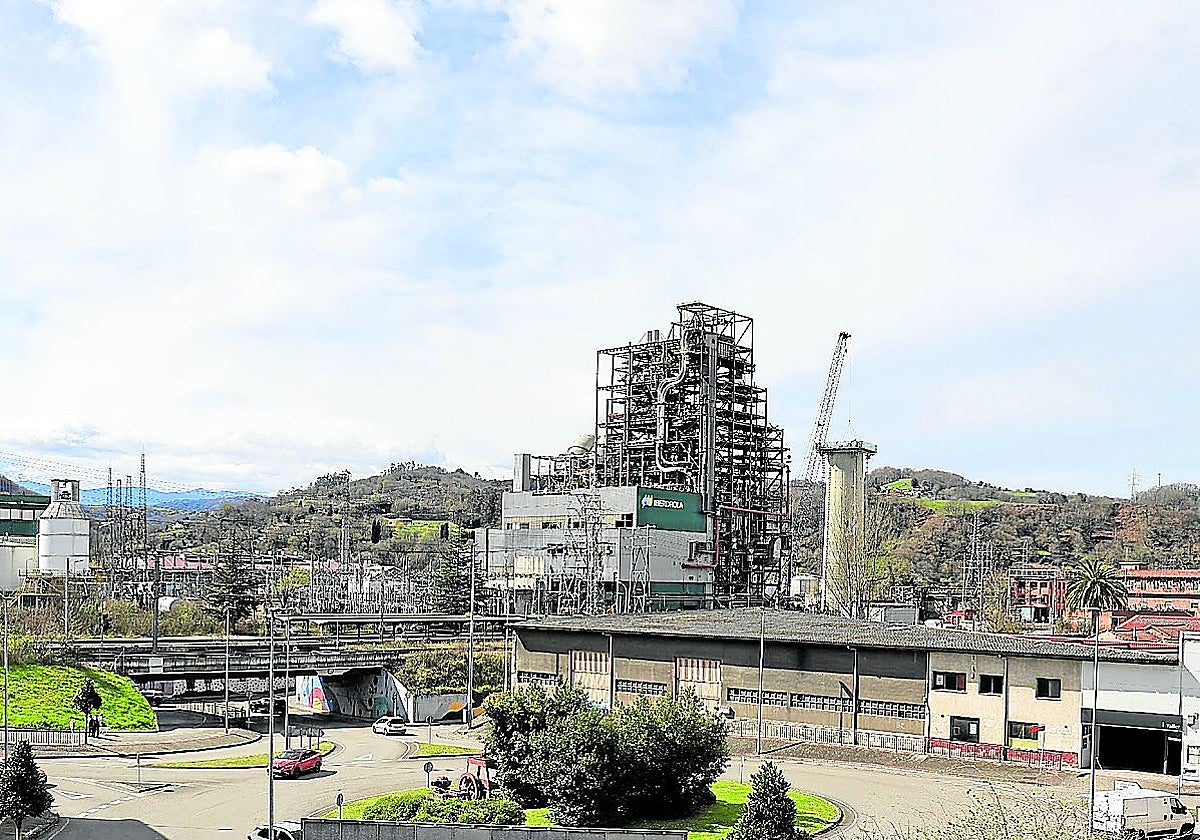 Central térmica de Lada, que está siendo desmantelada.