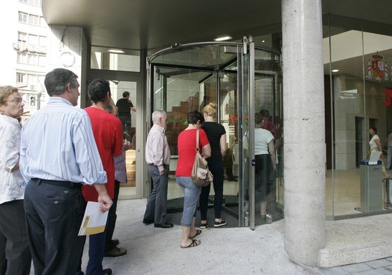 Entrada de las oficinas del Instituto Nacional de la Seguridad Social en Gijón