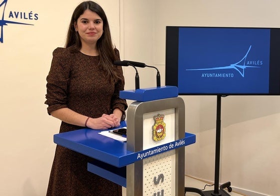 Raquel Ruiz, en la sala de prensa del Ayuntamiento de Avilés.