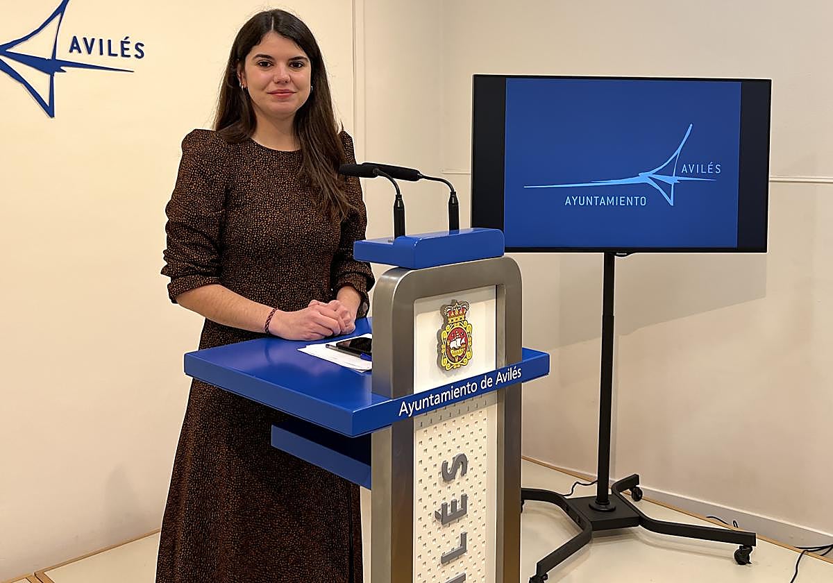 Raquel Ruiz, en la sala de prensa del Ayuntamiento de Avilés.
