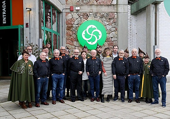 Los Siceratores de Nava celebran el Axuntábense de la Sidra