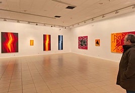 Javier Victorero, ante la exposición queinaugura hoy en León.