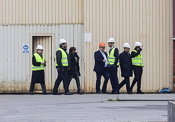 Directivos de Indra visitaron este viernes El Tallerón.