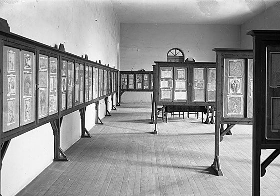Hacia 1927. Sala de bocetos del Real Instituto Jovellanos.