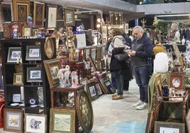 Feria de antigüedades en Avilés.