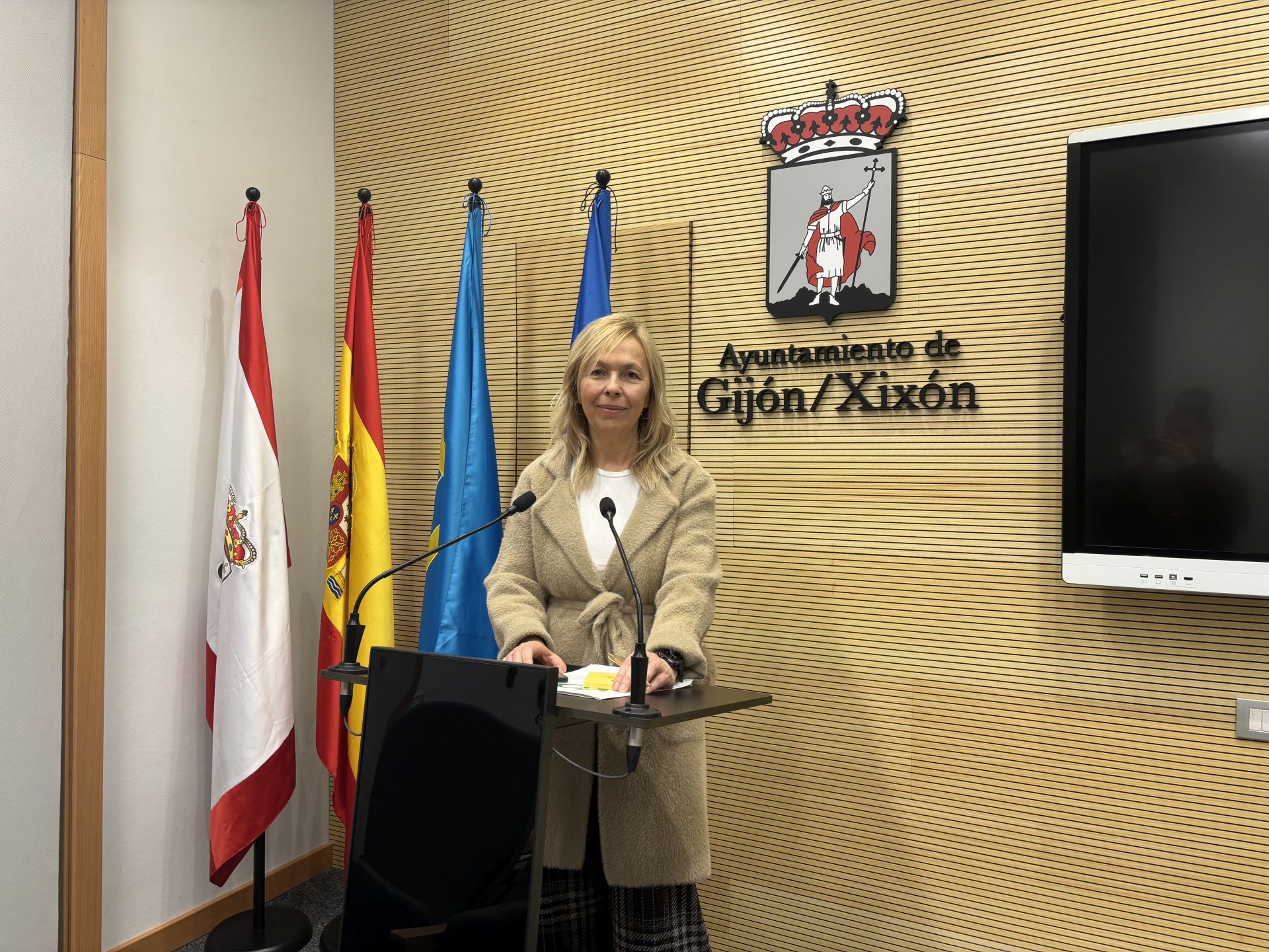 Sara Álvarez Rouco, portavoz de Vox Gijón, durante la rueda de prensa.