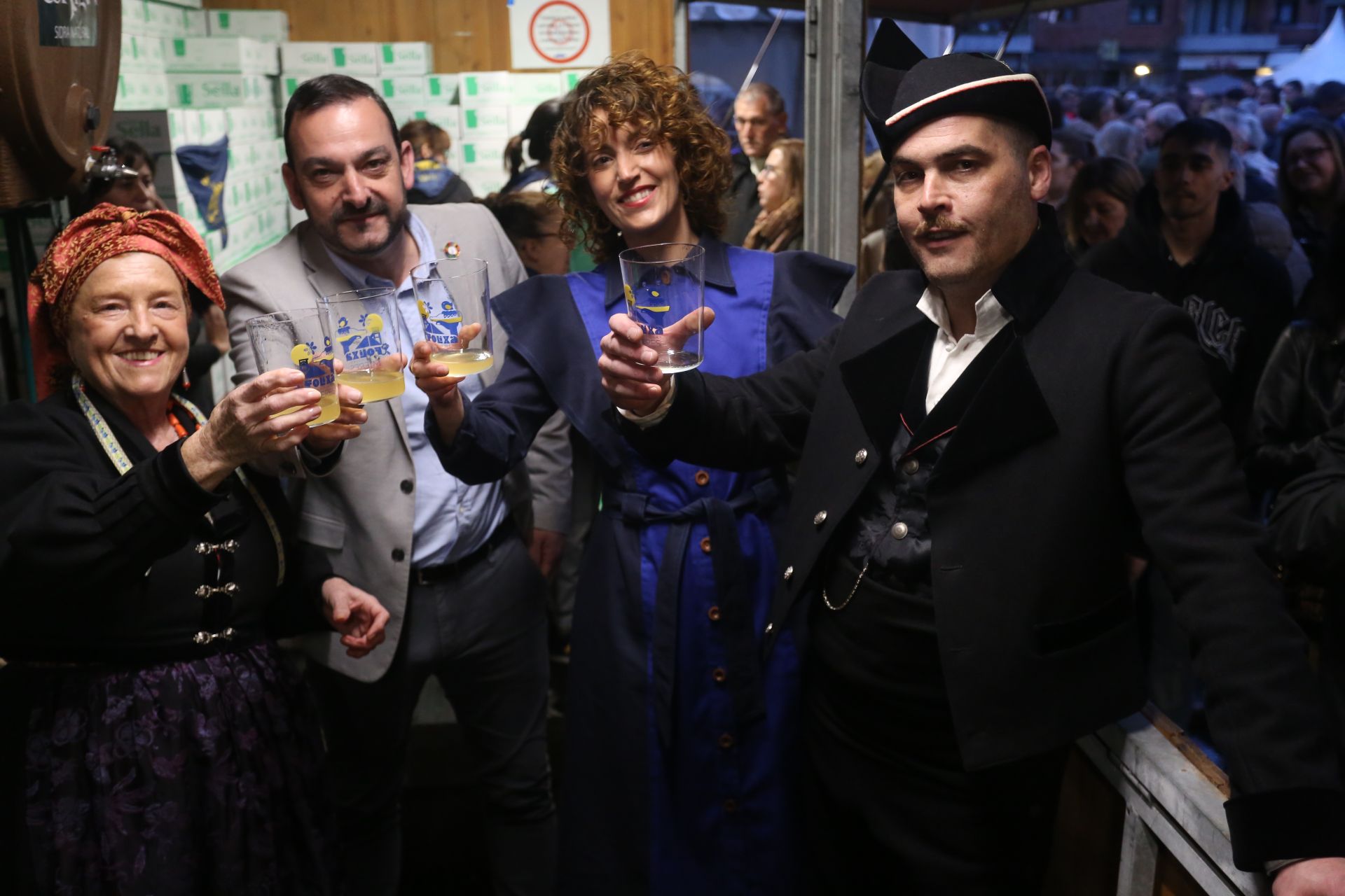 La Folixa Na Primavera llena Mieres de música, tradición y mucha sidra