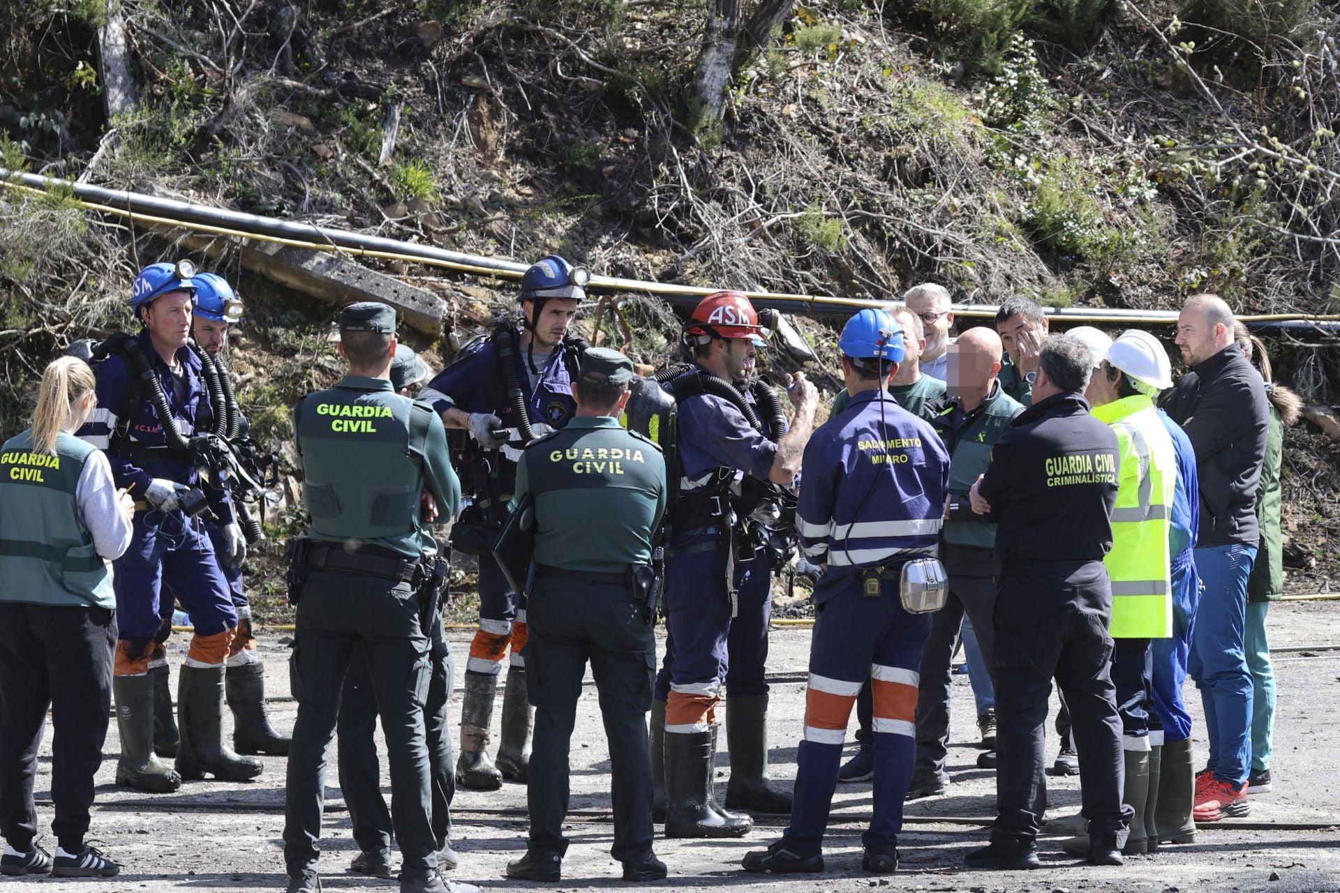 Las imágenes de la inspección de la Guardia Civil en la mina de Cerredo