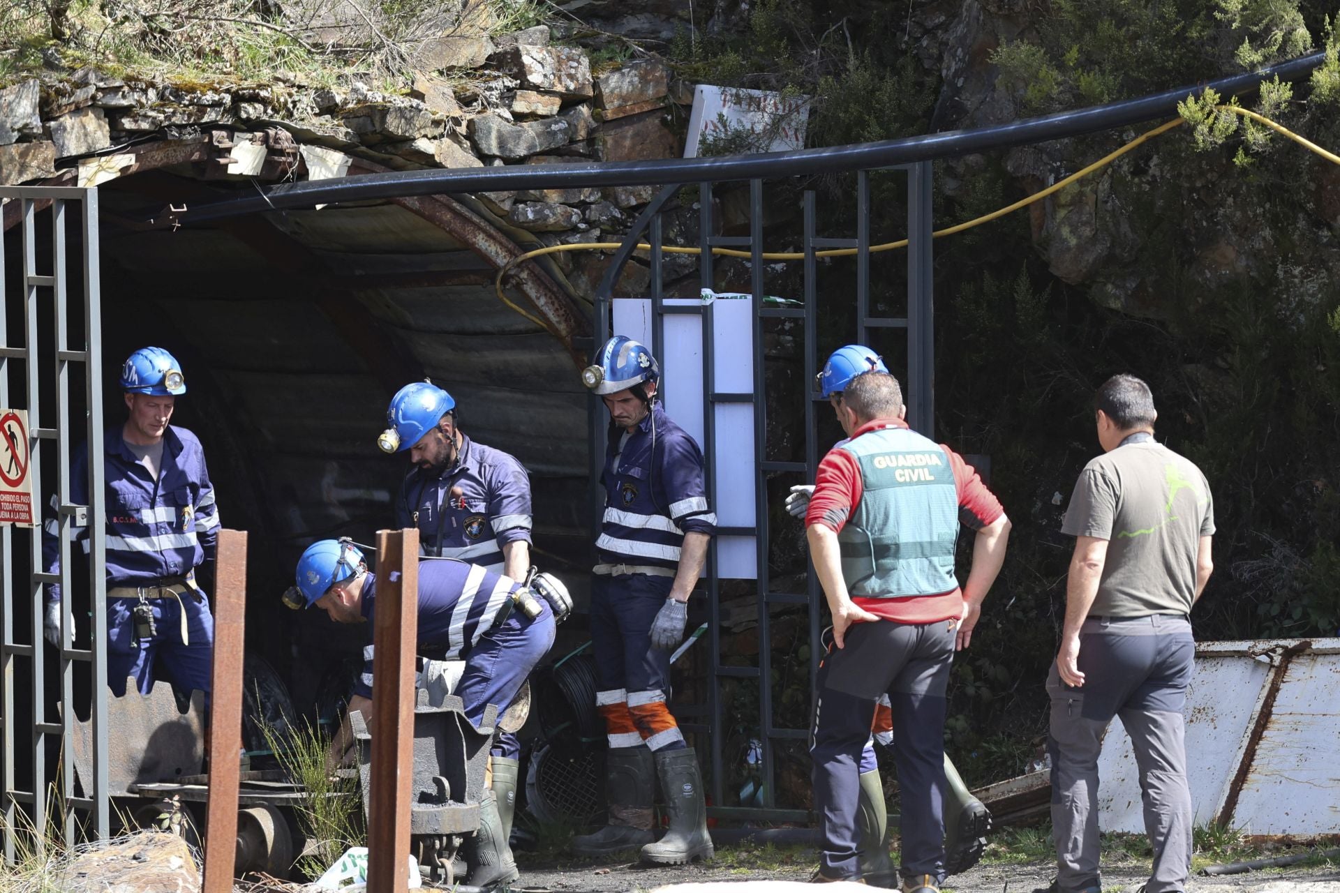 Las imágenes de la inspección de la Guardia Civil en la mina de Cerredo