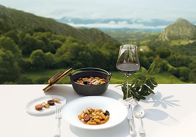 La gastronomía asturiana no puede faltar . Foto de: Amar Hernández – Arrontes y Barrera