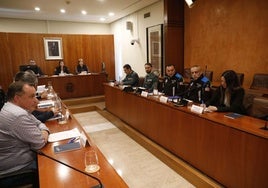 La Delegada del Gobierno en Asturias, Adriana Lastra, presidió junto a la alcaldesa, Mariví Monteserín, la Junta Local de Seguridad.