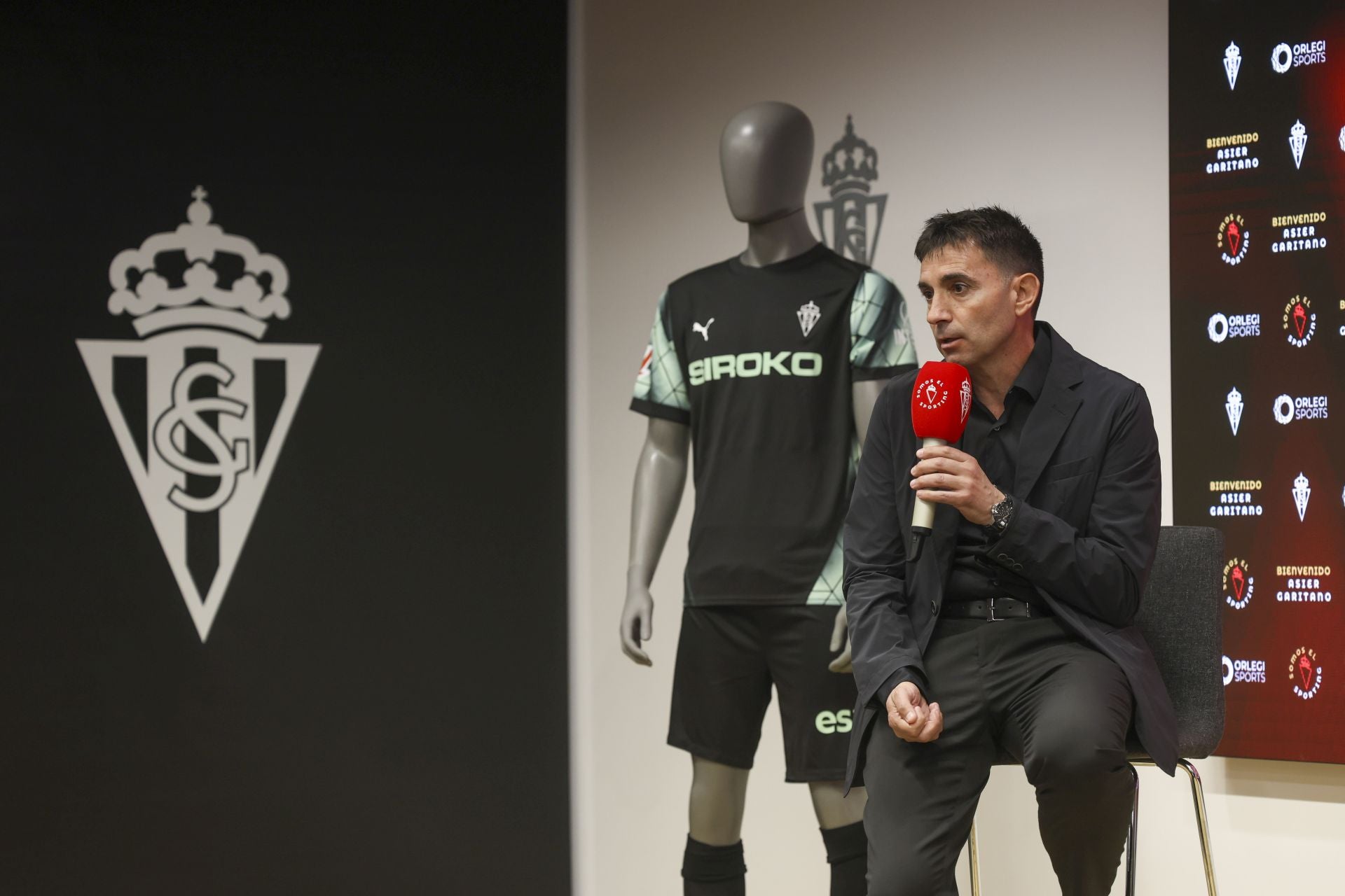 Fotos: Presentación de Asier Garitano como nuevo entrenador del Sporting
