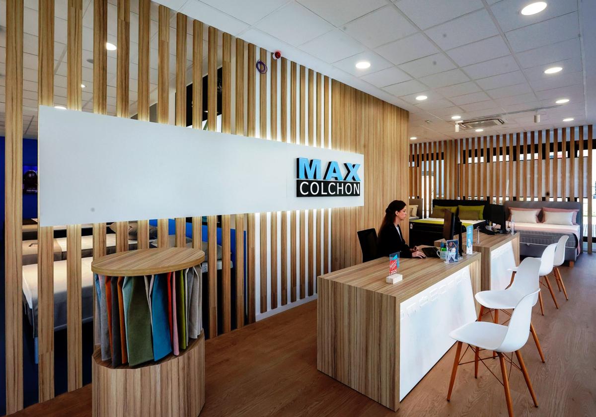 Con 20 años de trayectoria y más de 100 tiendas físicas por toda España, Maxcolchon se ha consolidado como una referencia del descanso personalizado