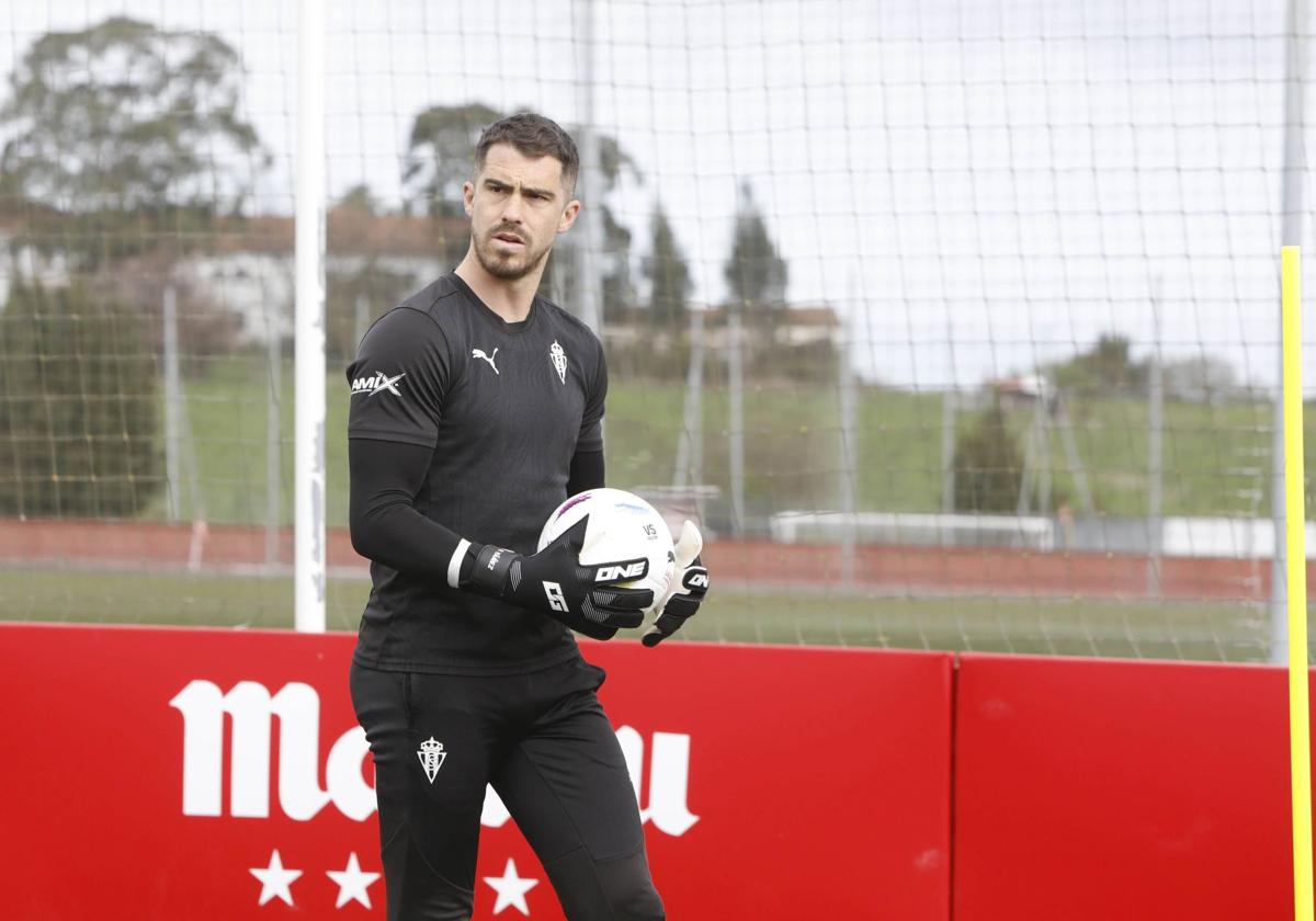 Rubén Yáñez, en un entrenamiento en Mareo.