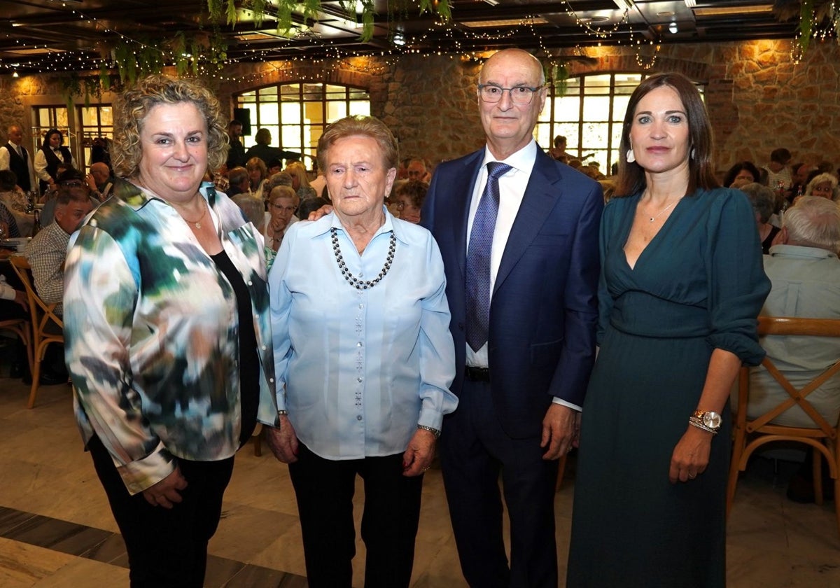 Los jubilados homenajean a Josefina Rodríguez en Lugones