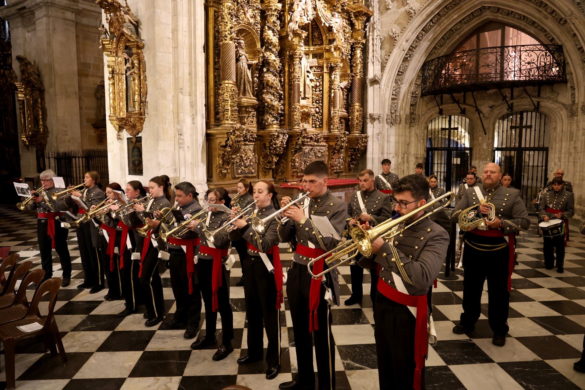 Vía Crucis del Arciprestazgo de Oviedo, en imágenes