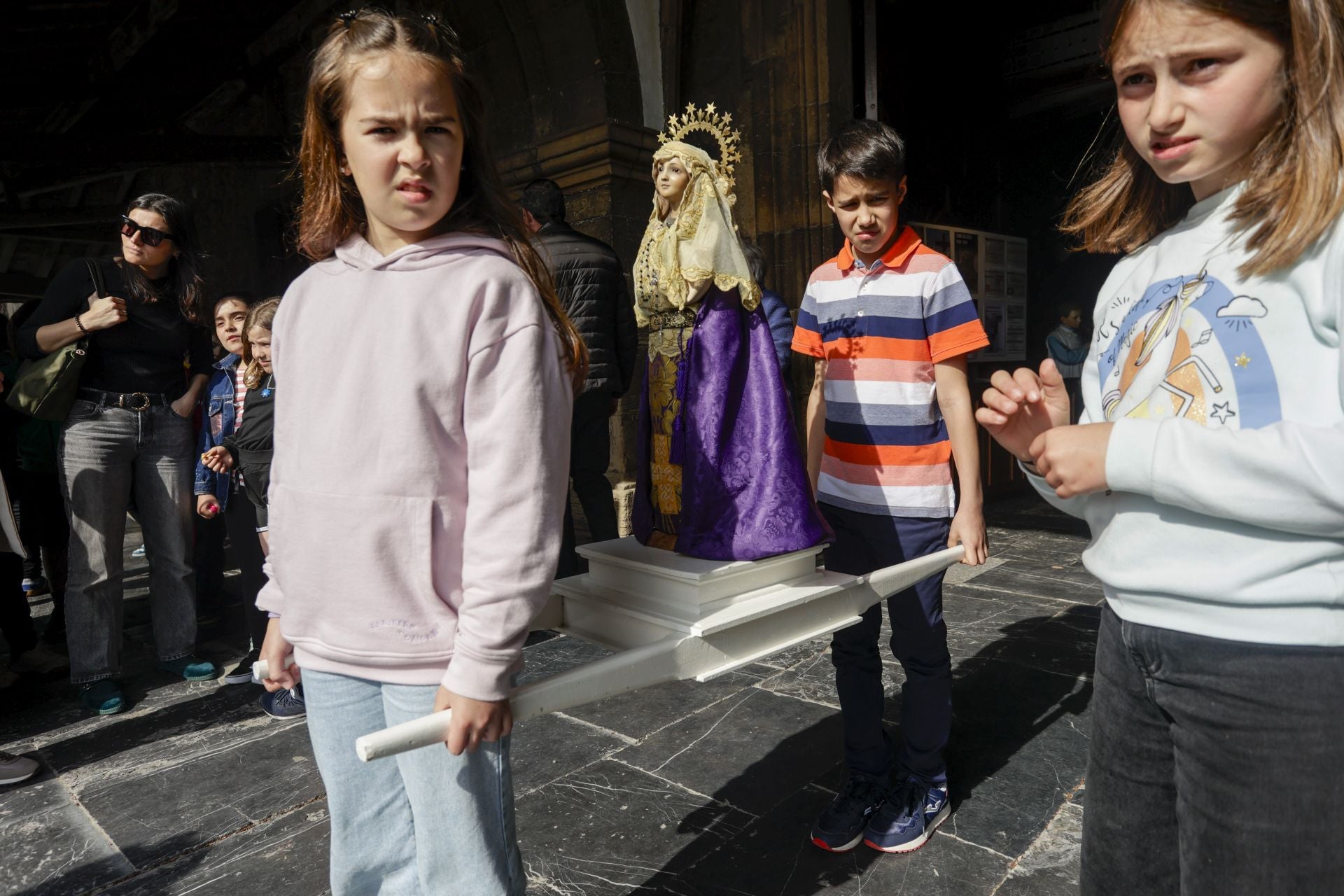 Vía Crucis infantil para abrir la Semana Santa en Luanco