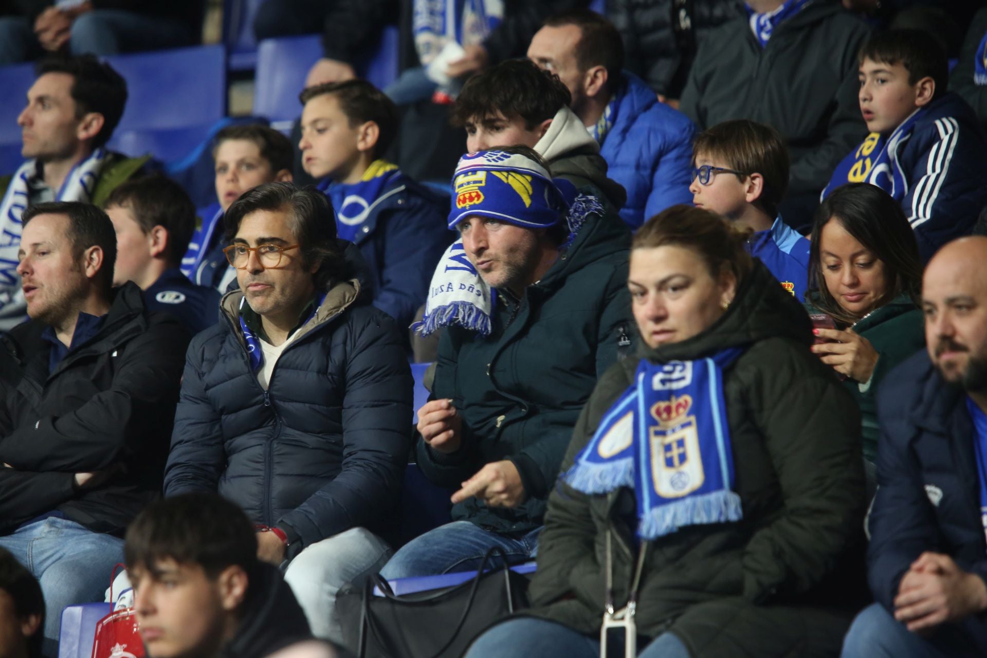 ¿Estuviste en el Real Oviedo-Racing de Ferrol? ¡Búscate en las fotos!