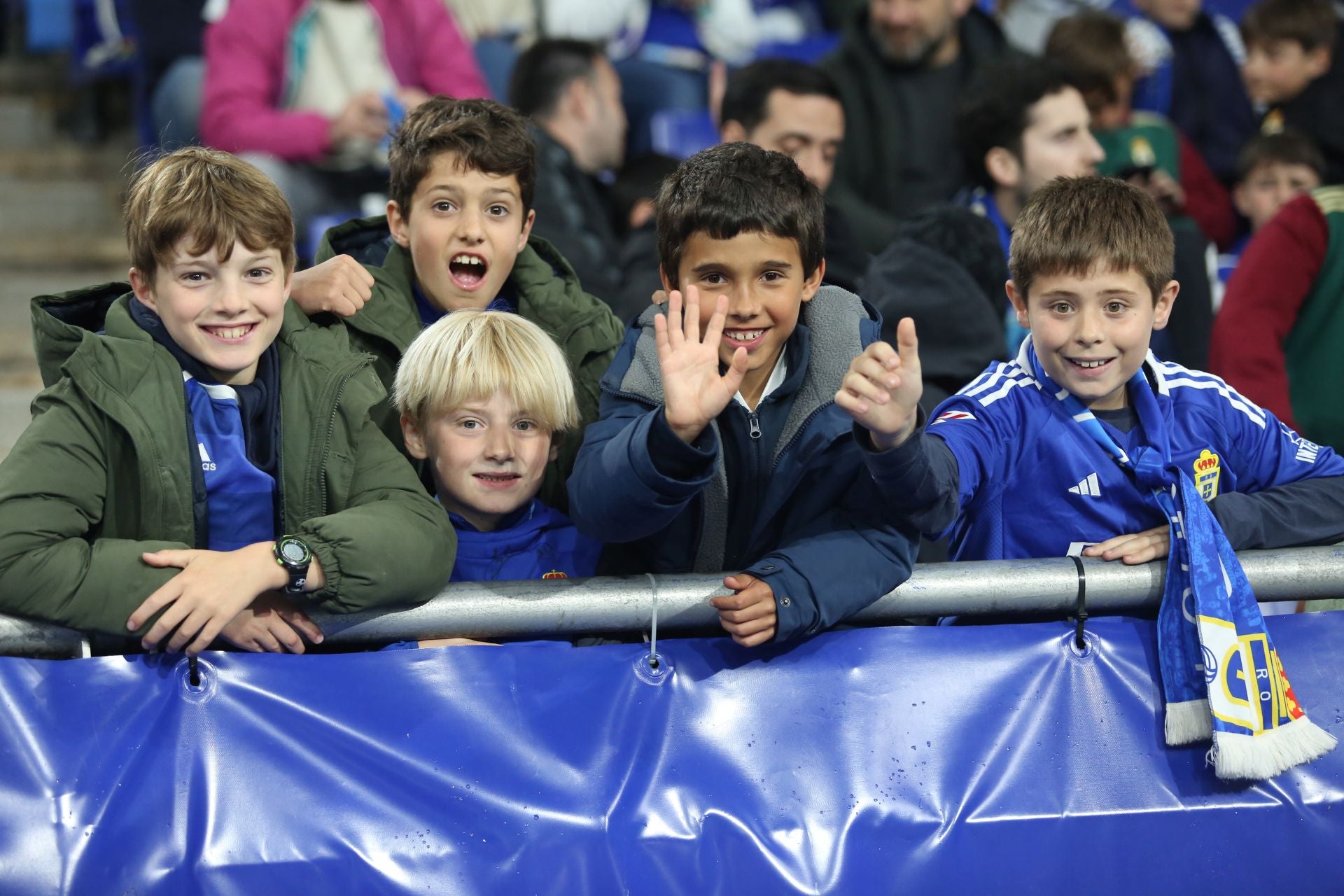 ¿Estuviste en el Real Oviedo-Racing de Ferrol? ¡Búscate en las fotos!