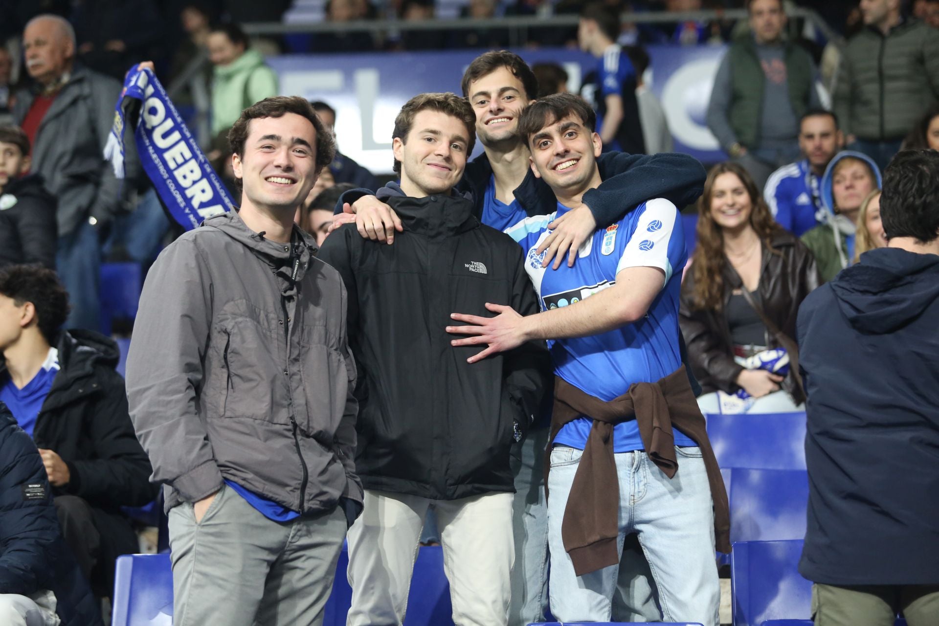 ¿Estuviste en el Real Oviedo-Racing de Ferrol? ¡Búscate en las fotos!