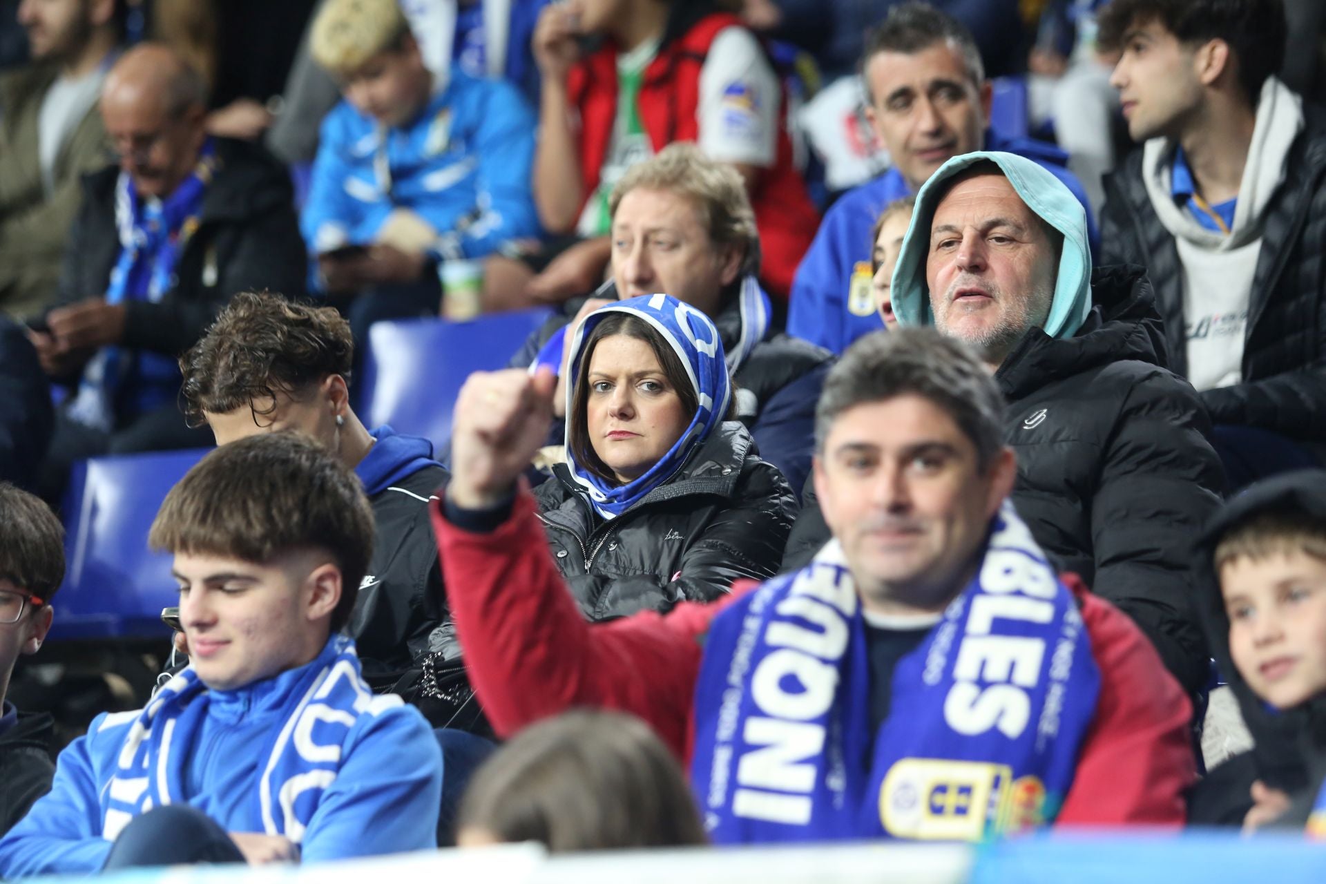 ¿Estuviste en el Real Oviedo-Racing de Ferrol? ¡Búscate en las fotos!