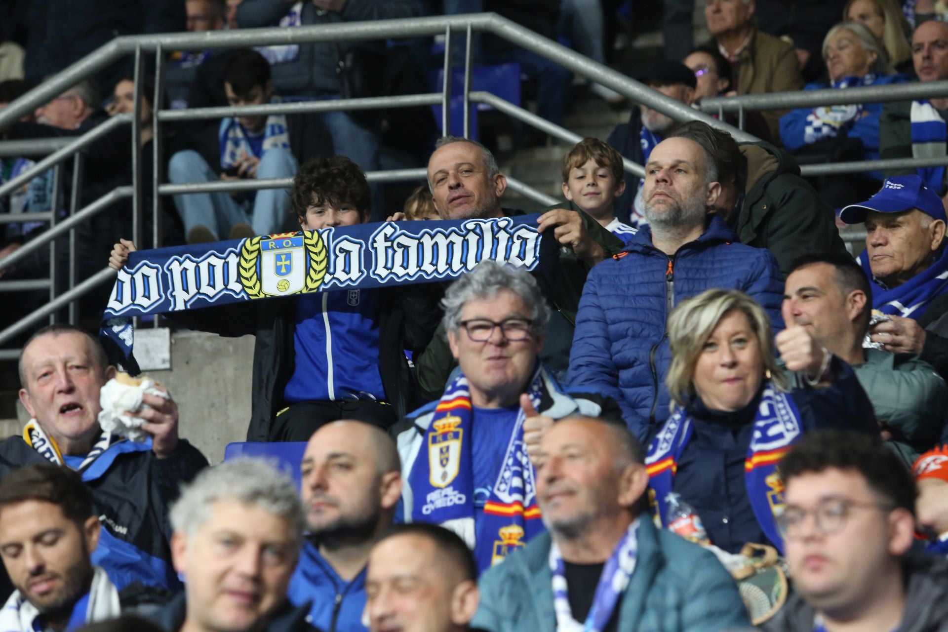 ¿Estuviste en el Real Oviedo-Racing de Ferrol? ¡Búscate en las fotos!
