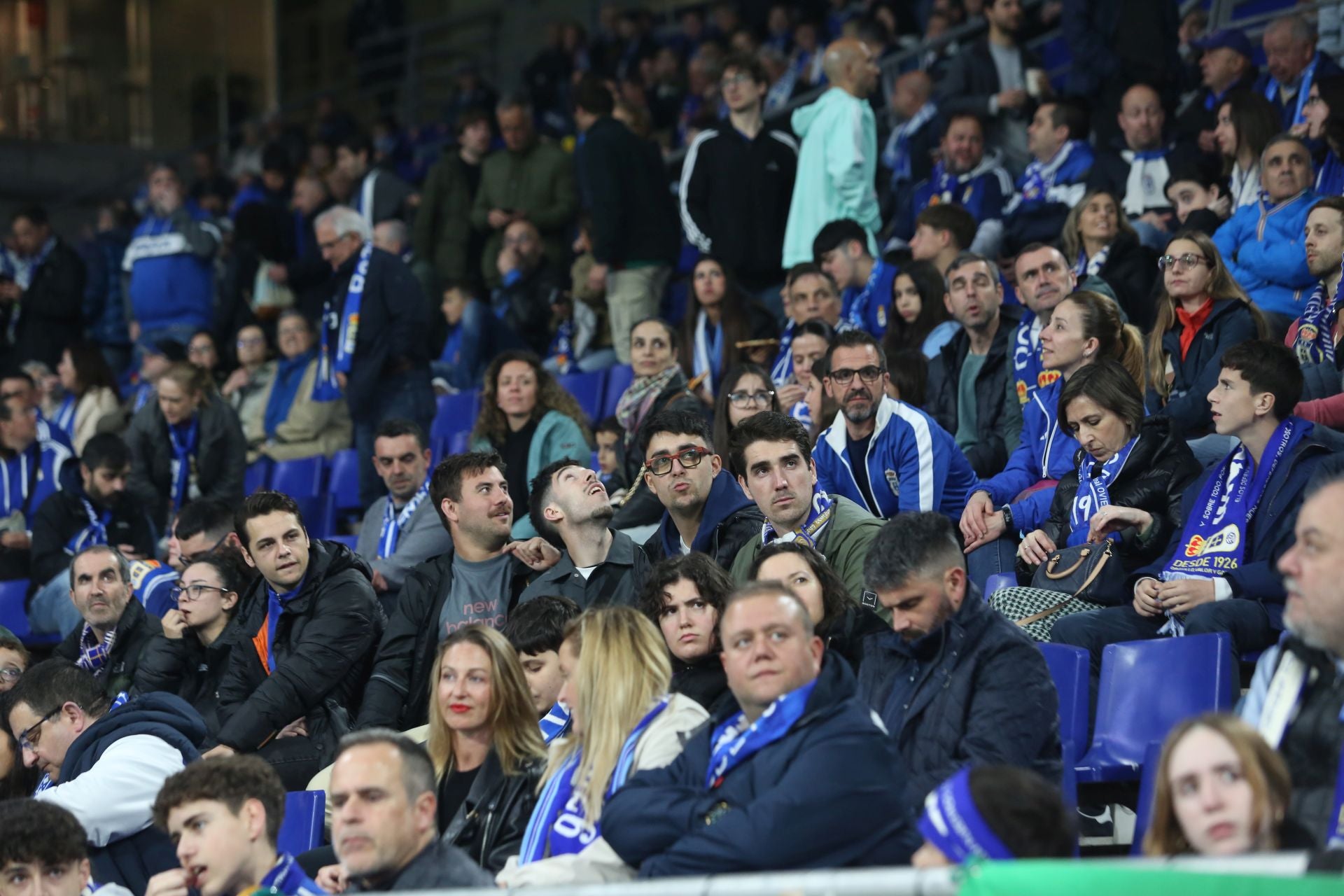 ¿Estuviste en el Real Oviedo-Racing de Ferrol? ¡Búscate en las fotos!