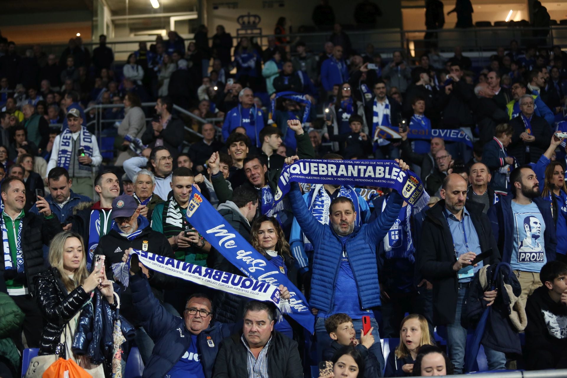 ¿Estuviste en el Real Oviedo-Racing de Ferrol? ¡Búscate en las fotos!