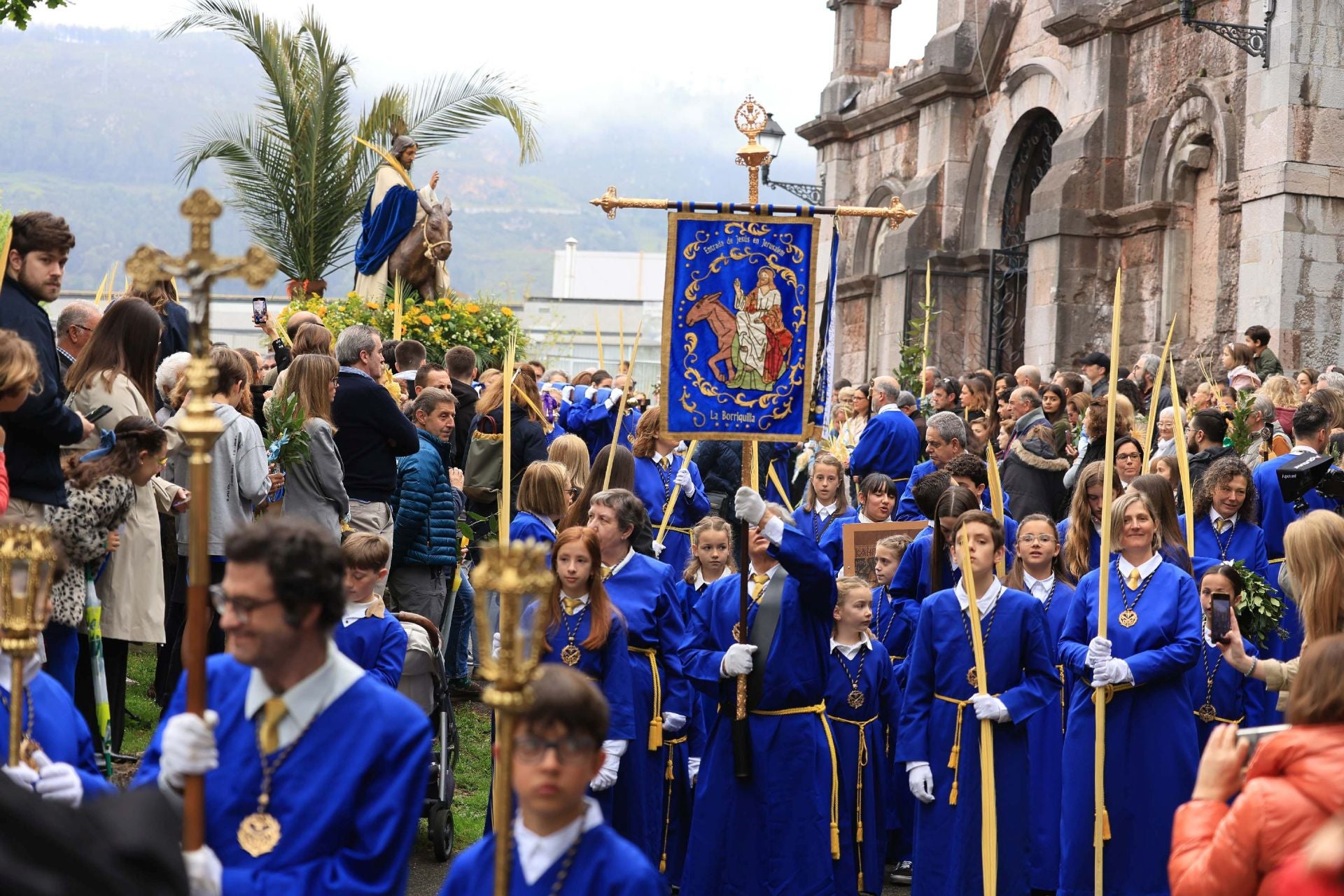 Las mejores imágenes del Domingo de Ramos en Oviedo