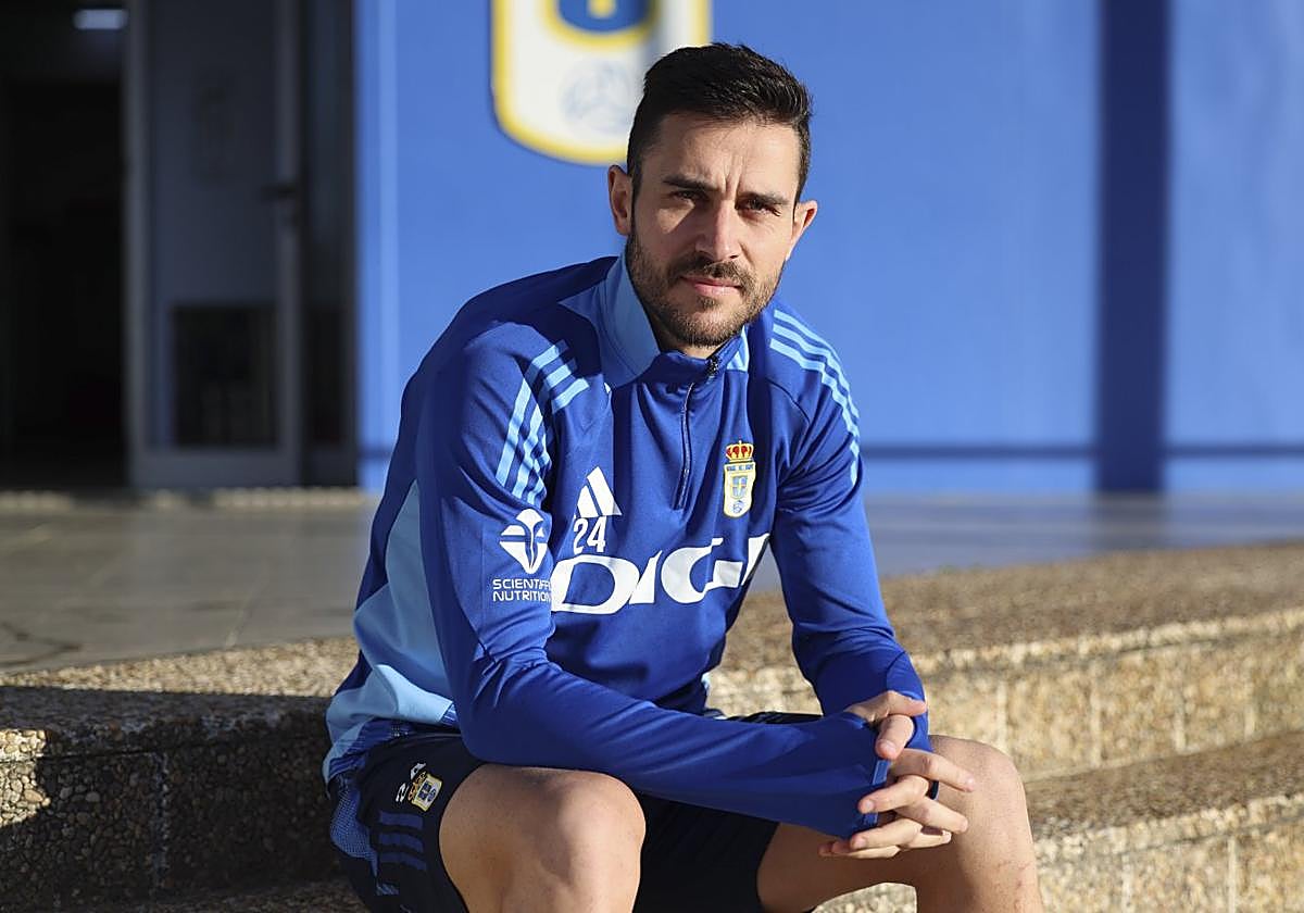 Lucas Ahijado, en un entrenamiento en las instalaciones del Real Oviedo.