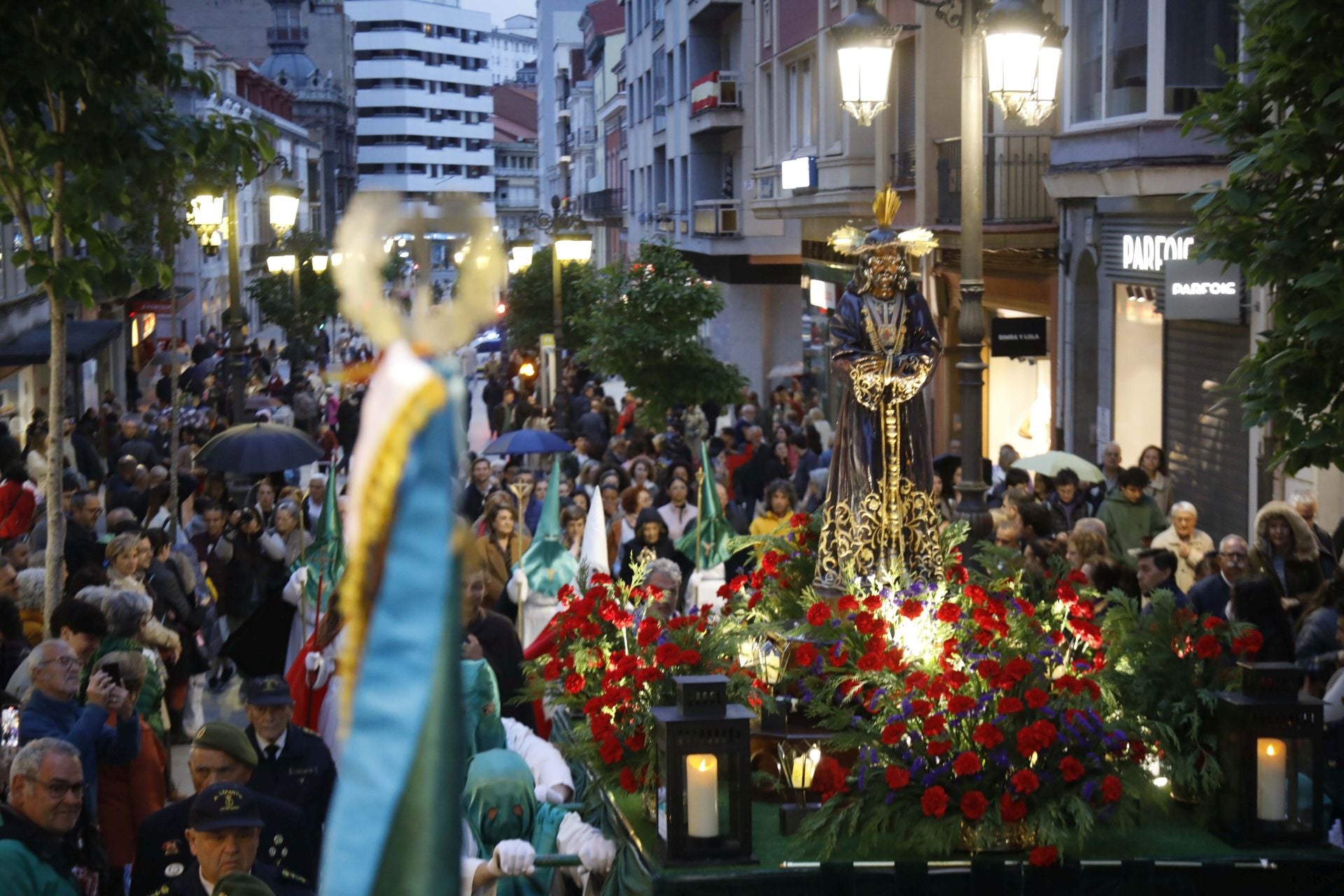 Procesión de Jesús Cautivo de Avilés