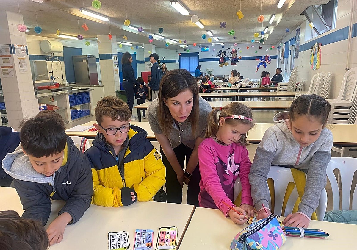 Trescientos niños se van de campamento al colegio para facilitar la conciliación.