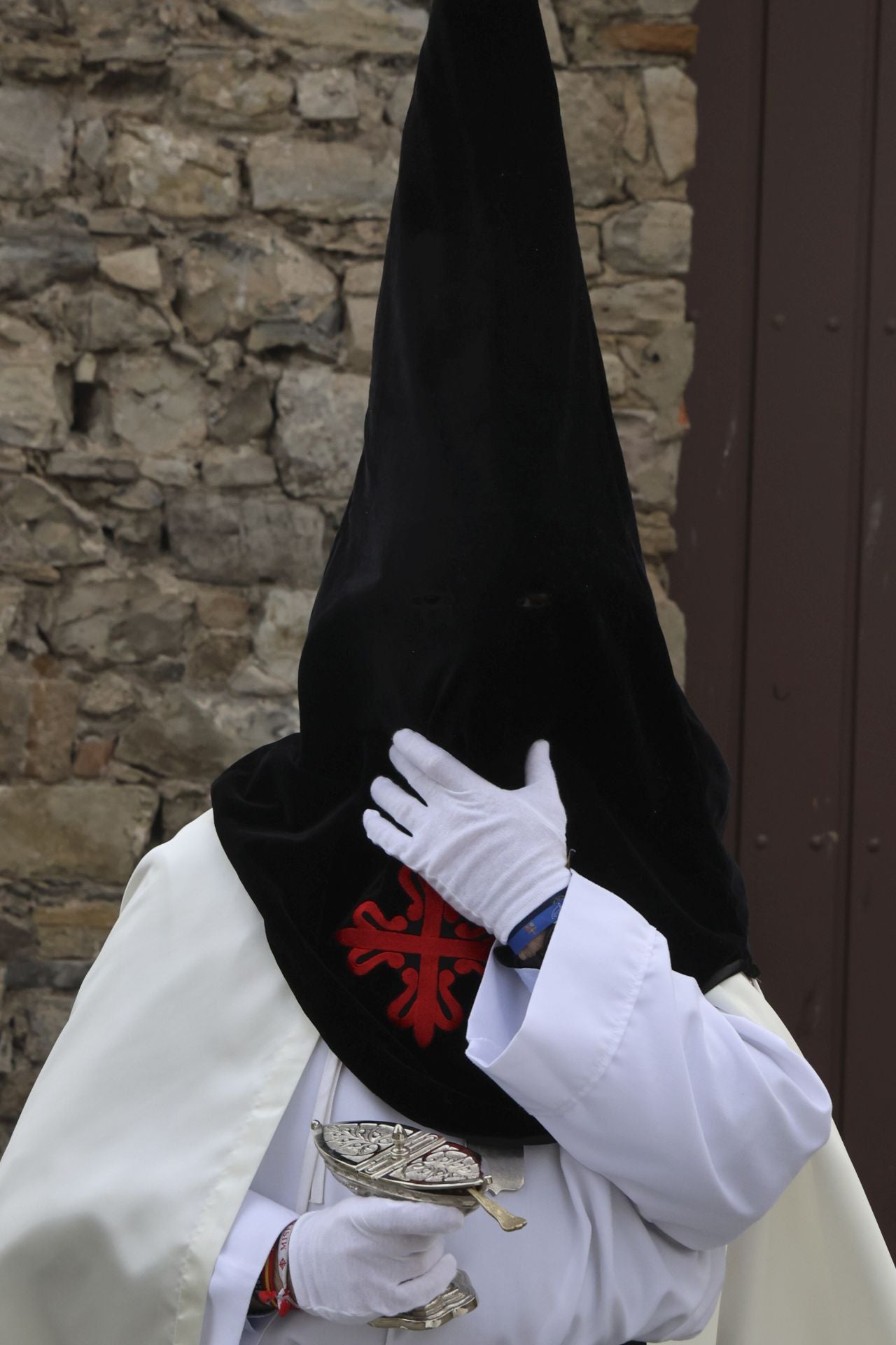 La lluvia obliga a cancelar la procesión del Silencio en Gijón