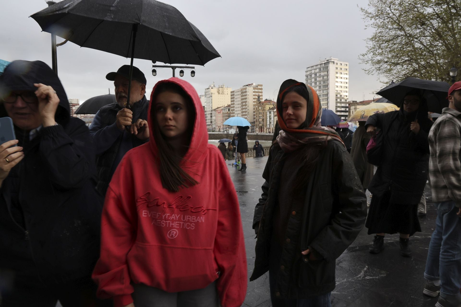 La lluvia obliga a cancelar la procesión del Silencio en Gijón
