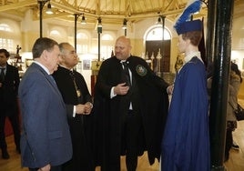 Alfredio Canteli, Benigno Maújo y Celestino Rodríguez, ayer, en la exposición de Trascorrales.