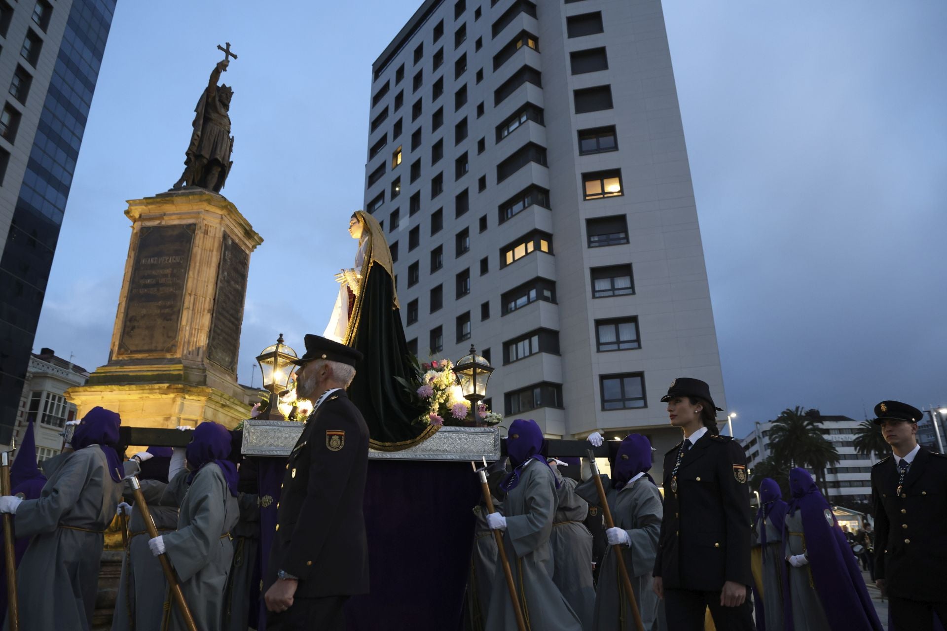 El Encuentro Camino del Calvario recorre Gijón